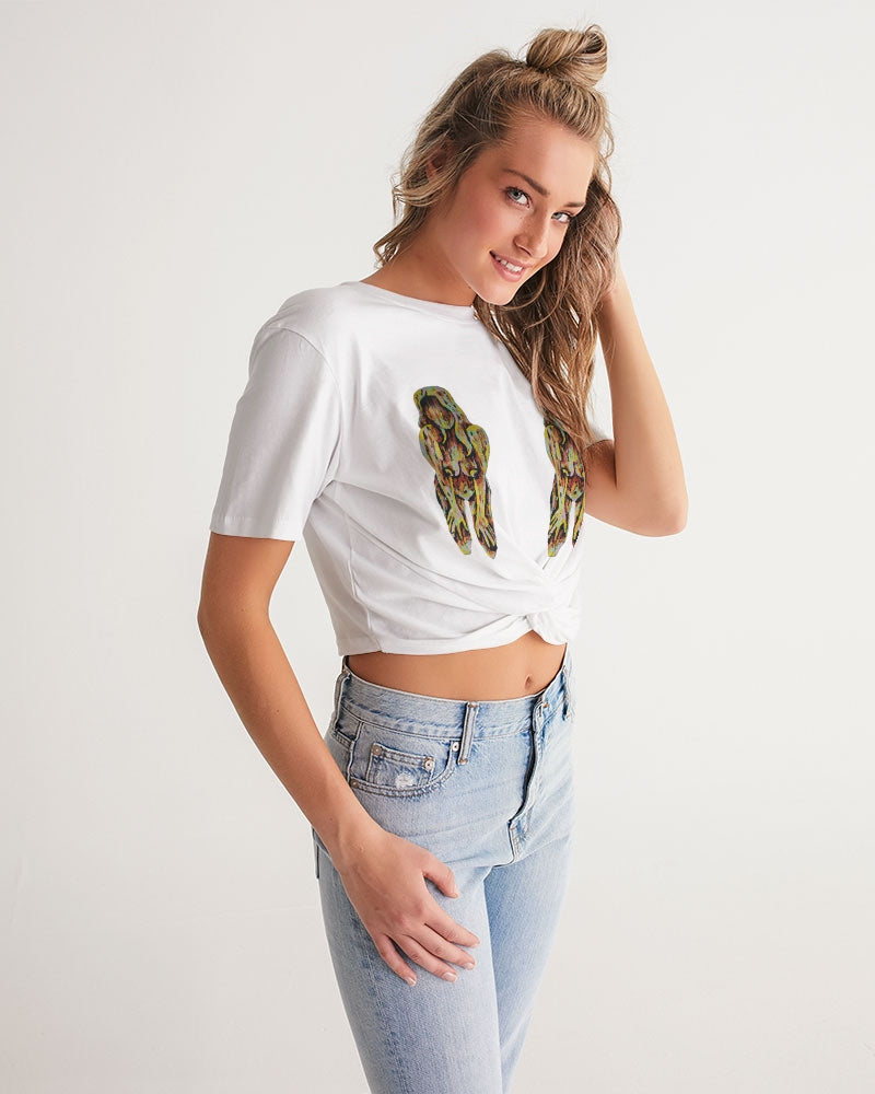 le Sentiment de Couleur Women's Twist-Front Cropped Tee